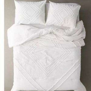 Etsy Queen Duvet Cover and Pillow Shams. UNUSED/NEW